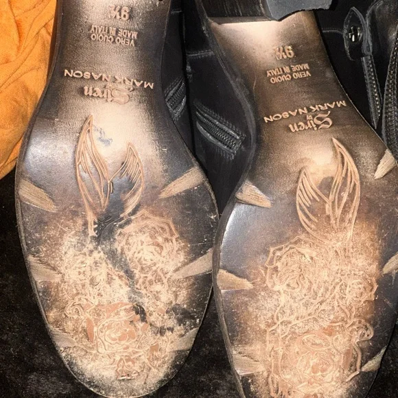 🔥🔥These boots are freaking awesome over the knee made in Italy